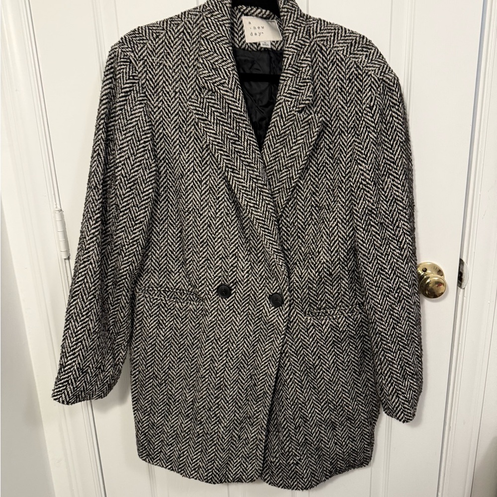 Evan Picone Black and White Herringbone Blazer